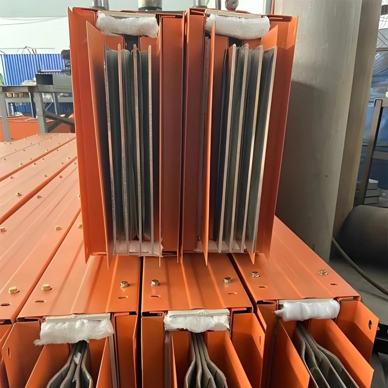 Gerade flammhemmende Stromschiene